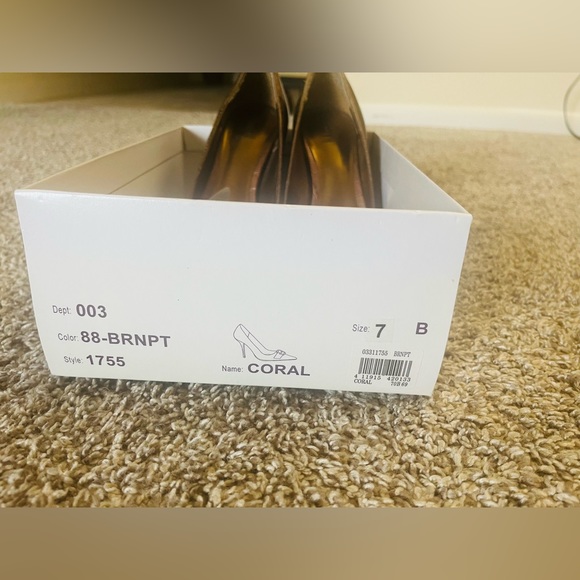 Bakers Coral Heels Golden Buckle Brown Show With Pointed Toe Embossed Crocodile - Picture 8 of 10